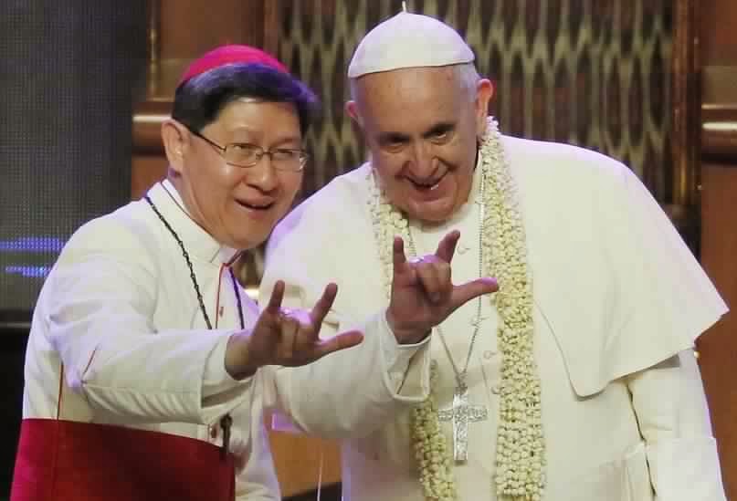 Le pape François fait son premier cornu